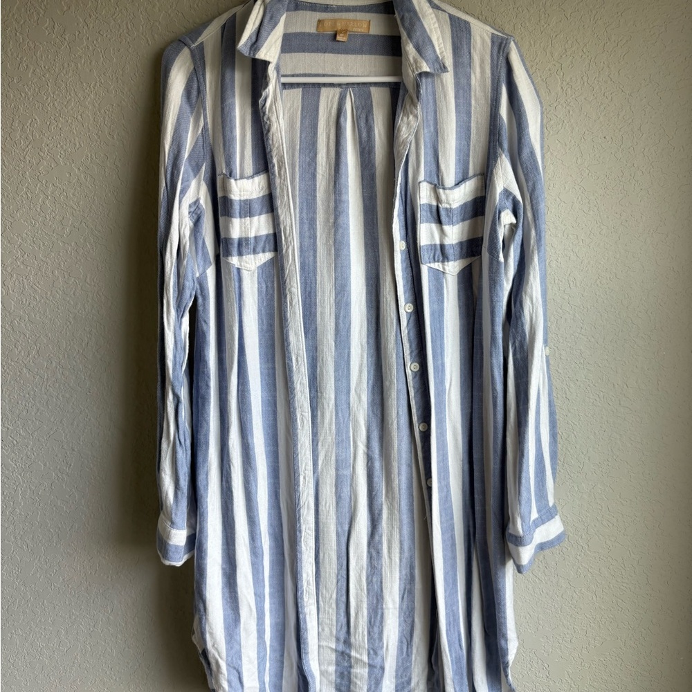 Hope & Harlow Blue and White Striped Button Down Shirt